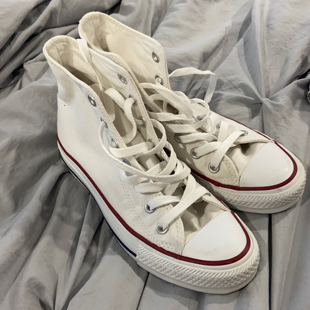 Unisex converse white high tops women’s size 6